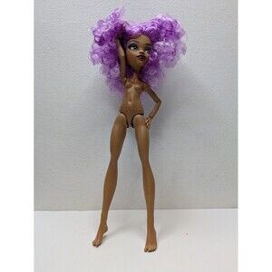 Monster High Buried Secrets Clawdeen Doll Afro Curly Star Freckles